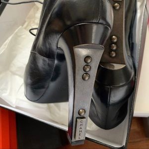 🛑SOLD!!🛑 Chanel Black Leather Boots with Metal on heel Size 41 NWB